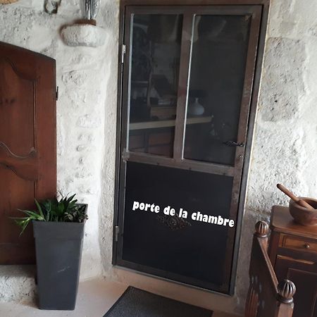 La Garde Adhemar, L'Escalier Medieval Экстерьер фото