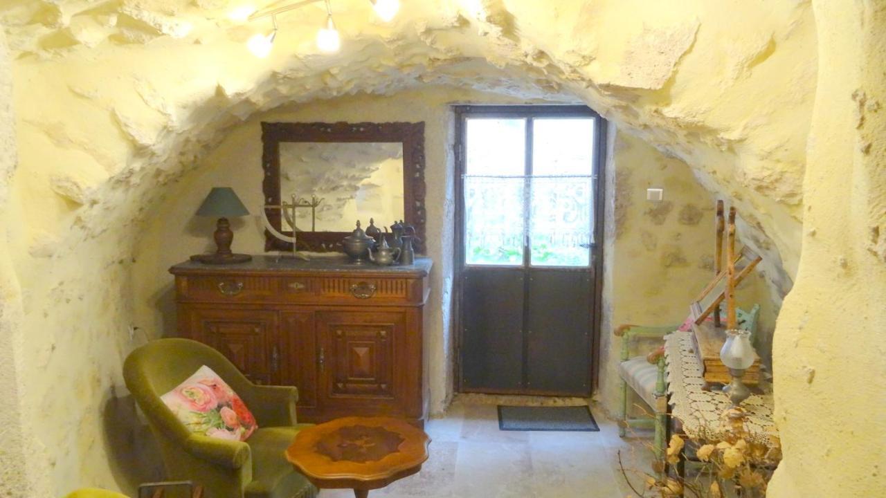La Garde Adhemar, L'Escalier Medieval Экстерьер фото